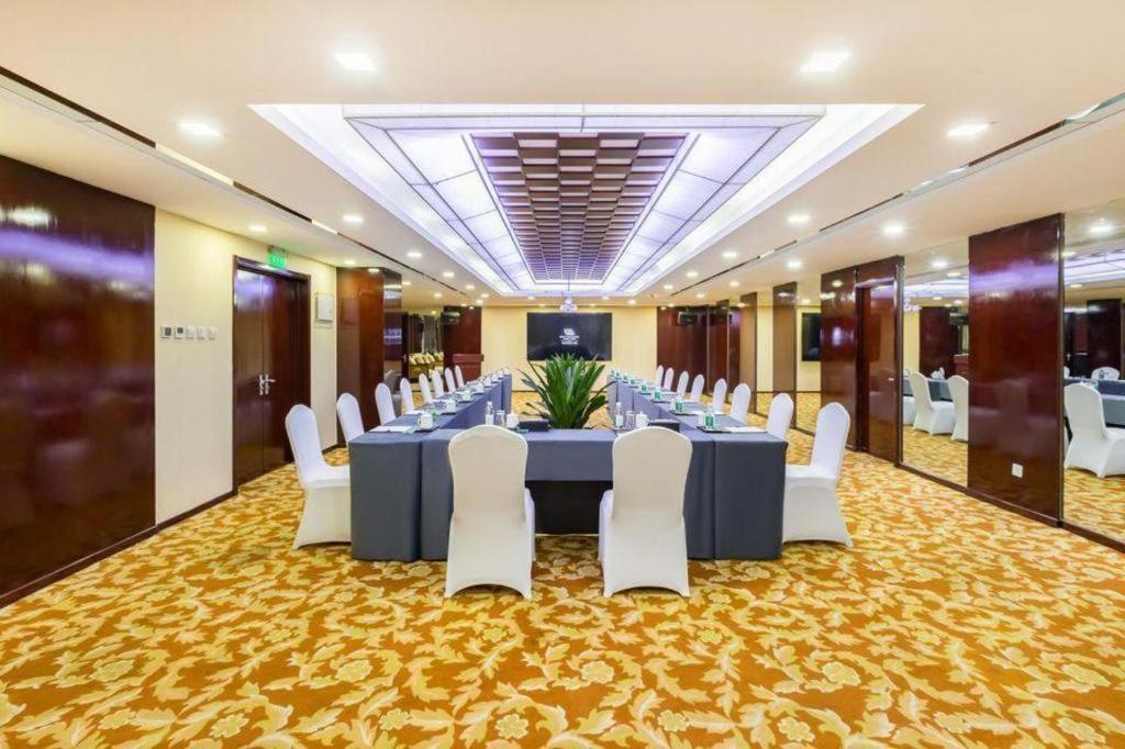 West International Trade Grand Hotel Beijing Exterior foto
